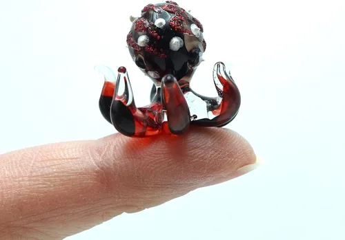 Vista 11 de Pulpo diminutas micro figuras sopladas a mano de vidrio de color arte animales coleccionables regalo decoración del hogar (negro)