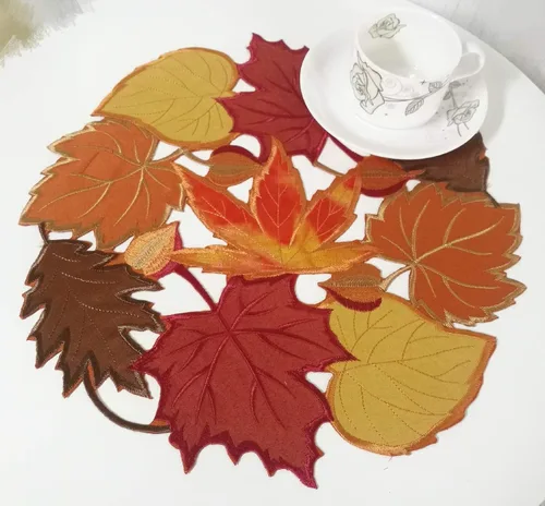 Vista 2 de Juego de 4 manteles individuales de otoño de 14 pulgadas con apliques bordados de hojas de arce bordadas para el hogar, cena, vacaciones, cosecha