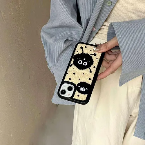 Vista 3 de Funda de briquetas linda y esponjosa para iPhone 14, 6.1 pulgadas (negro)