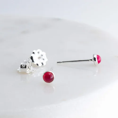 Vista 33 de Aretes pequeños de plata de ley para cartílago, tragus, hélix, múltiples piercings hipoalergénicos, piedra natal para mujer, juego de bisel