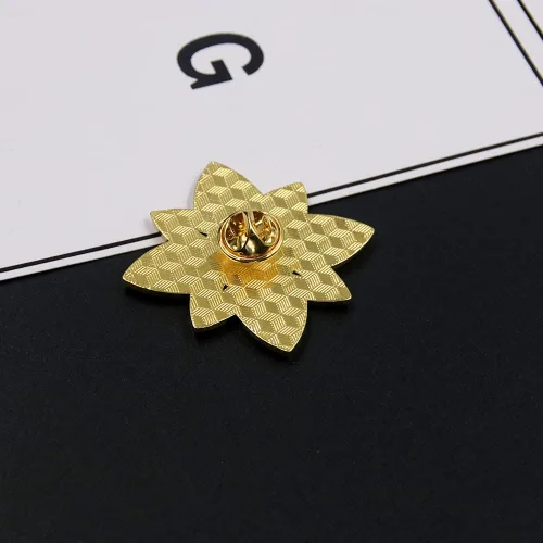 Vista 7 de Genshin Impact Vision Broche luminoso Ojo de Dios - Accesorios para proyectos de juego para mujer Metal Sin gemas
