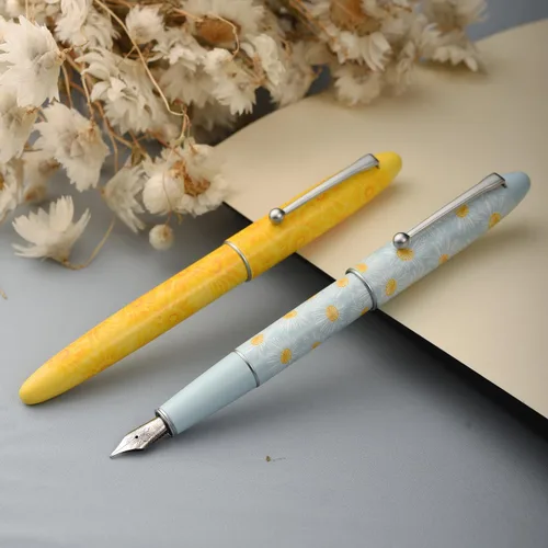 Vista 9 de HONG DIAN C3 Pluma Estilográfica, Plumín de Iridio Extra Fino Suave con Tallado de Nudo Chino, Diseño de Pintura Azul Claro y Margarita Pequeña