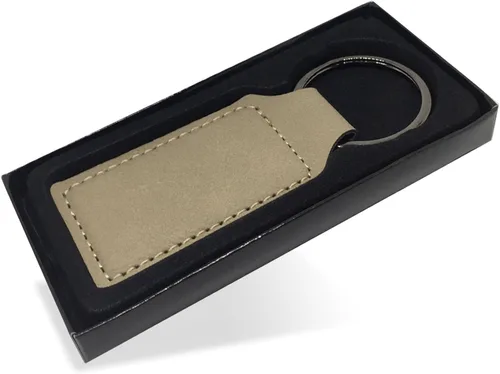 Vista 2 de LaserGram Llavero rectangular, retroexcavadora, grabado personalizado incluido (marrón claro)