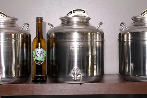 Vista 3 de VSOP Vinagre balsámico blanco envejecido con limón siciliano de Módena (12.68 oz)
