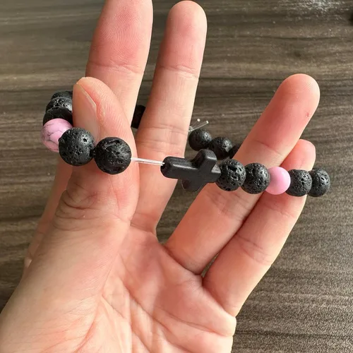 Vista 4 de Pulsera de cuentas cruzadas Pulsera difusora de aceite esencial Pulsera elástica de piedra turquesa de roca de lava