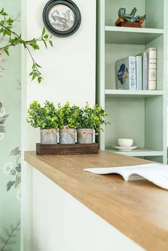 Vista 6 de Dahey Florero de metal con eucalipto artificial y centro de mesa, bandeja de madera con eucalipto artificial para decoración de granja