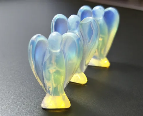 Vista 4 de Mina Heal Ángeles de la oración Ángeles de la Guarda hechos piedras opalitas, tamaño de bolsillo, de pie libre