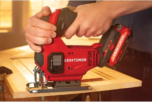 Vista 11 de CRAFTSMAN Kit de sierra caladora inalámbrica V20, 3 ajustes orbitales, hasta 2,500 SPM, batería y cargador incluidos (CMCS600D1)