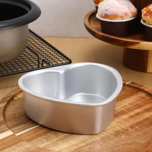 Vista 9 de BESTonZON 3 moldes para pasteles en forma de corazón, moldes de aluminio de 6 pulgadas con parte inferior extraíble, molde de pastel de corazón