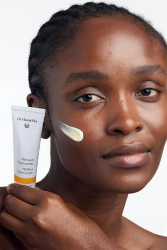 Vista 4 de Dr. Hauschka Crema de día Melissa, 1 Fl Oz