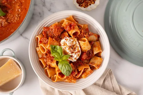 Vista 8 de Le Creuset Juego de 4 cuencos para pasta, 8.5" cada uno, Marsella
