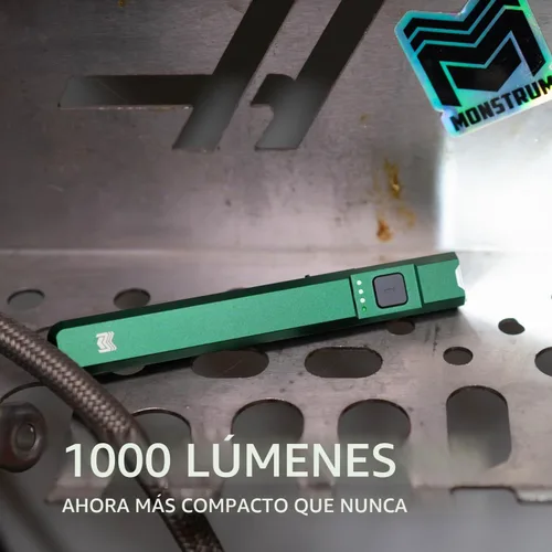 Vista 3 de Monstrum Linterna de bolsillo delgada Tracer Pen de 1000 lúmenes Marrón coyote