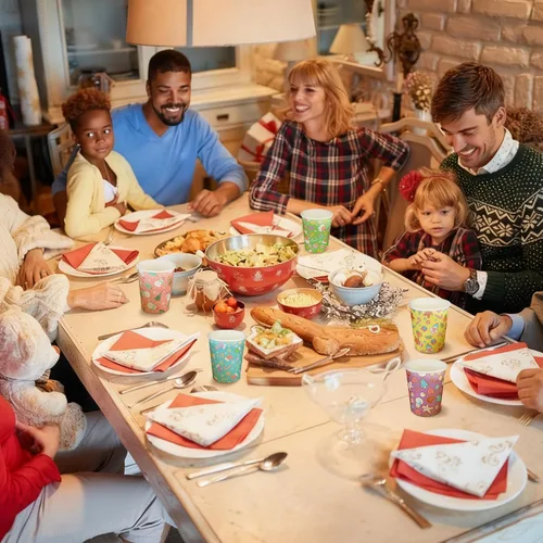 Vista 6 de Patelai Paquete de 150 vasos de papel de Navidad de 9 onzas, tazas de café desechables de arcoíris pastel con diseño de Papá Noel, muñeco de nieve