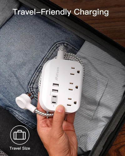 Vista 4 de Regleta de alimentación de enchufe plano con puertos USB - Cable de extensión de 10 pies con 3 salidas y 3 puertos de carga USB, montaje en pared