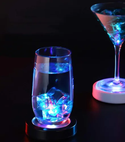 Vista 6 de Paquete de 4 posavasos de cóctel iluminados, posavasos LED recargables por USB, para bar, cerveza y bebidas, luces para club, boda, bar, decoración