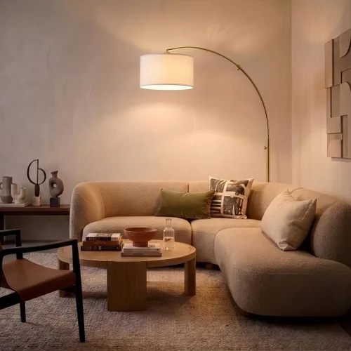 Vista 5 de Brightech Logan Lámpara de Pie de Arco, Lámpara de Pie Brillante para Salas de Estar, Oficinas y Dormitorios, Decoración Moderna de Sala de Estar