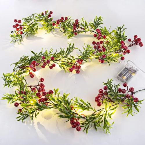 Vista 8 de Guirnalda de Navidad artificial con luces, funciona con pilas, guirnalda preiluminada de 6.56 pies con 20 luces LED, bayas rojas, piñas de pino
