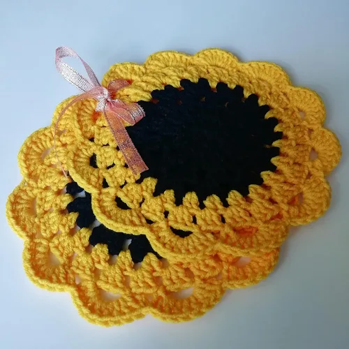 Vista 3 de Juego de 2 posavasos de ganchillo hechos a mano, diseño de girasol, tapete de mesa con aislamiento para bebidas absorbentes
