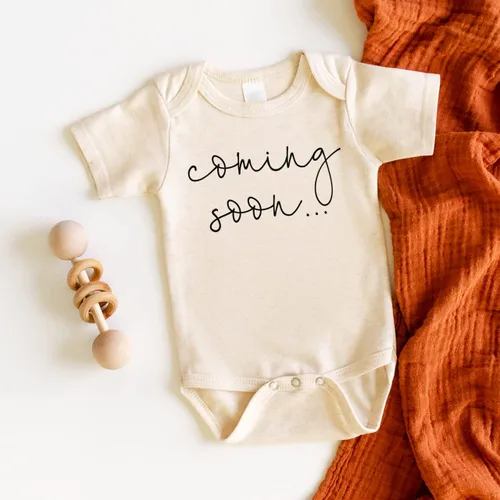 Vista 2 de Bump and Beyond Designs Anuncio sorpresa de embarazo abuelos próximamente