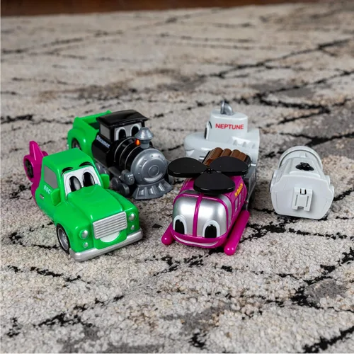 Vista 6 de Popular Playthings Magnetic Mix or Match® Junior 2