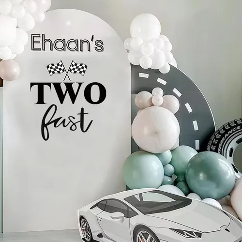 Vista 8 de Letrero con texto en inglés «Two Fast Birthday» para telón de fondo, calcomanías temáticas de auto de carreras, 2 decoraciones de cumpleaños