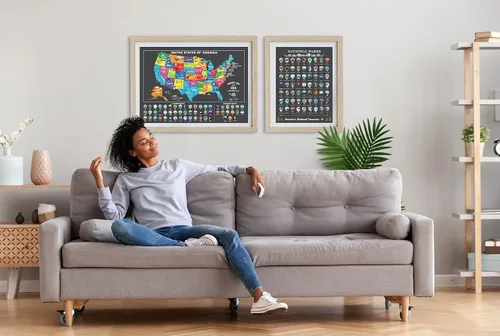 Vista 3 de Bright Standards Póster para raspar con mapa de Estados Unidos + los 63 parques nacionales de Estados Unidos (carbón/plata), mapa de viaje de 85