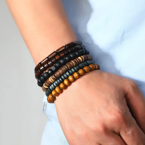 Vista 7 de Pulsera Gótica Ajustable de Cuero Trenzado Punk Multicapa de Estilo Grunge, Conjunto de Pulseras Emo con Brazalete de Metal, Envoltura
