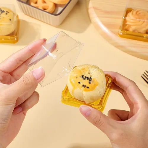 Vista 7 de UPKOCH 50 cajas cuadradas de plástico para pastel de luna, embalaje de postre dorado, recipiente para magdalenas individuales, pequeñas