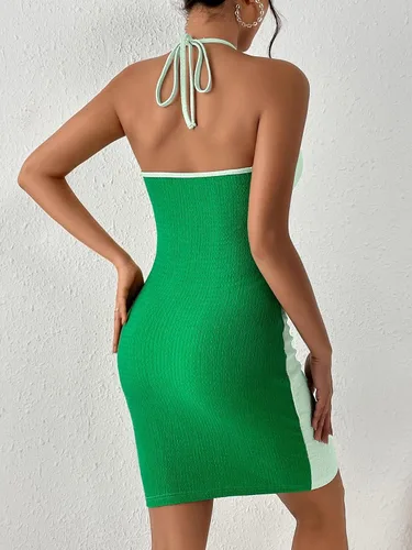 Vista 2 de WDIRARA Vestido de dos tonos para mujer, sin mangas, cuello halter, con lazo, sin espalda, bodycon