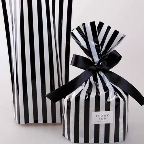 Vista 3 de We Moment Bolsas de celofán transparentes a rayas negras, paquete de 50