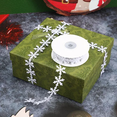 Vista 2 de BESTOYARD Cinta de copo de nieve de 16.4 pies con ribete de poliéster blanco para decoración de árbol de Navidad, cinta de vacaciones para envolver
