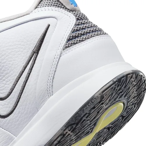 Vista 8 de Kyrie Infinity TB para hombre, talla 10.5 a 13.0, color blanco y negro