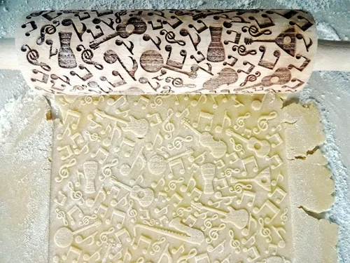 Vista 2 de INSTRUMENTOS MUSICALES EMBOSSING ROLLING PIN CON NOTAS E INSTRUMENTOS MUSICALES GRABADO LÁSER PARA GALLETAS REGALO PARA MÚSICO