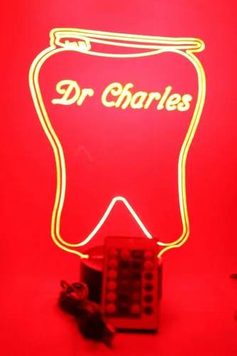 Vista 6 de MIRROR MANIA Lámpara de mesa LED personalizada con grabado de dientes y cepillo dental, viene con control remoto, 16 opciones de color, cable