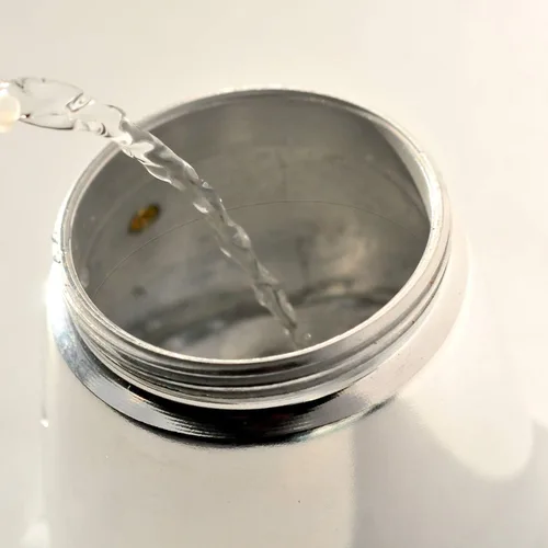 Vista 4 de aerolatte Moka - Cafetera espresso para estufa, capacidad de 9 tazas
