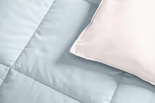 Vista 2 de Edredón reversible hipoalergénico con plumón alternativo, manta de calor medio, Azul/Blanco