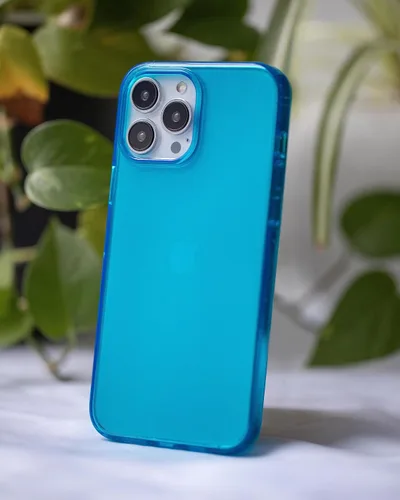 Vista 6 de FELONY CASE - Funda protectora transparente azul neón para iPhone 13 / iPhone 14, cubierta brillante absorbente de golpes de TPU y policarbonato