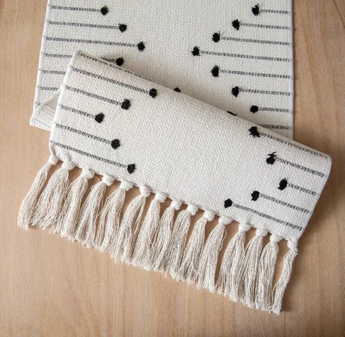 Vista 5 de Camino de mesa bohemio de 13 x 48 pulgadas de largo, tejido de algodón natural con borlas para decoración de mesa de comedor del hogar