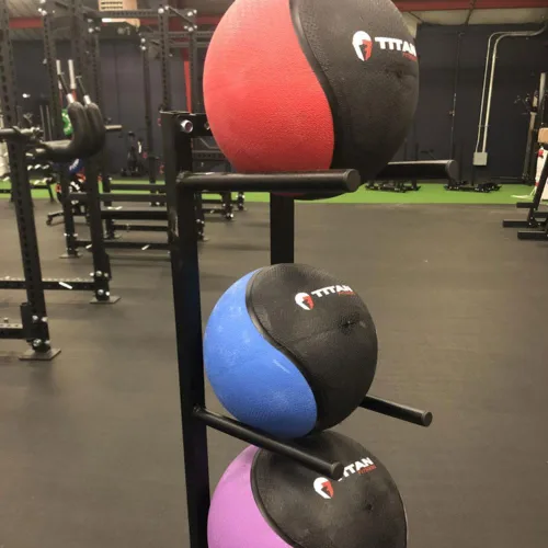 Vista 2 de Titan Fitness Árbol de almacenamiento de bolas medicinales ajustable, capacidad para 5 pelotas medicas para entrenamiento de fuerza, conductor