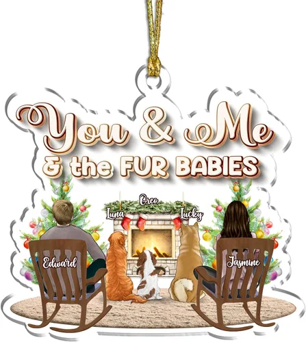 Vista 8 de GOSSBY Adorno transparente – Personalizado (pareja y 1 perro) You and Me and The Fur Babies Ornamento 2023 – Pareja de Navidad con perro para árbol