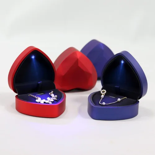 Vista 2 de Joyero con luz LED en forma de corazón, contenedor de regalo con luz (rosa, caja de anillo)