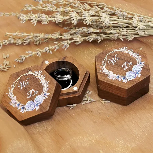 Vista 5 de LUUX Caja de anillo de boda de compromiso de madera de nogal personalizada. Caja de anillo impresa personalizada para ceremonia de boda, caja