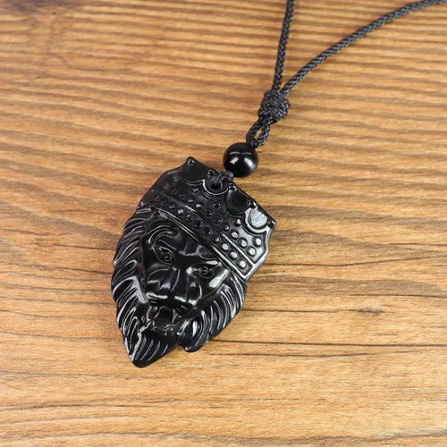 Vista 4 de COAI Collar con colgante de piedra de obsidiana Rey León coronado
