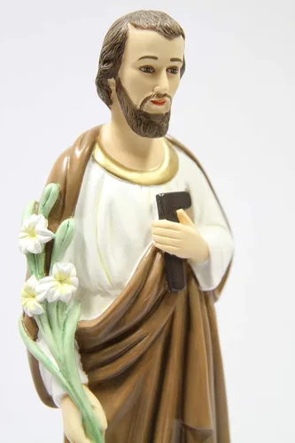 Vista 4 de Vittoria Collection Figura de escultura italiana de San José del Trabajador de 16 pulgadas, fabricada en Italia para interiores y exteriores