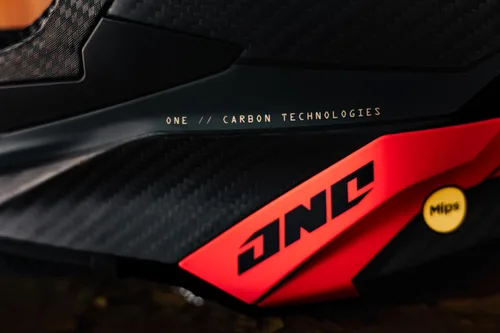 Vista 7 de ONE Industries Casco X197 Carbon MX