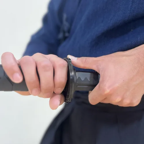Vista 2 de E-BOGU Equipo de espada de entrenamiento de polipropileno para artes marciales (39") con vaina negra de Saya