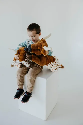Vista 7 de The Petting Zoo Longhorn - Peluche de animales salvajes, regalos para niños, animales salvajes de Onez, peluche de cuerno largo de 12 pulgadas