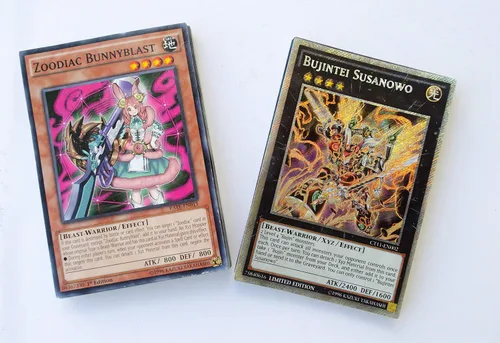 Vista 5 de Lote de 200 cartas YuGiOh ¡Impecables! Incluye todos los sets