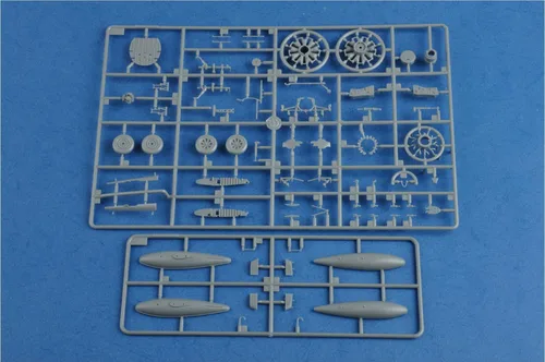 Vista 11 de Hobby Boss Kit de modelo de avión Corsair F4U-5, pequeño