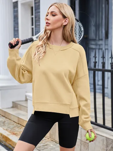Vista 2 de MEROKEETY Sudaderas recortadas de gran tamaño para mujer, cuello redondo, forro polar, para entrenamiento, trajes de otoño